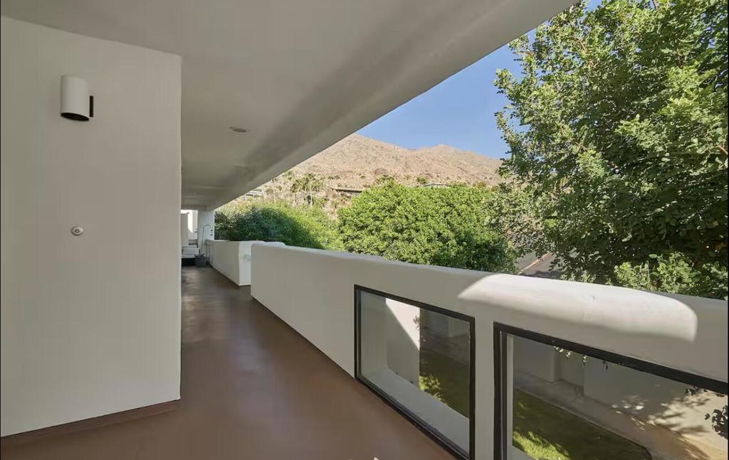 255 E Avenida Granada 322