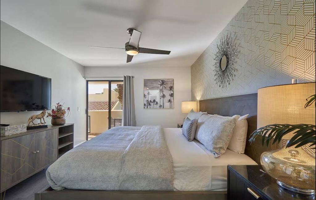 255 E Avenida Granada 322