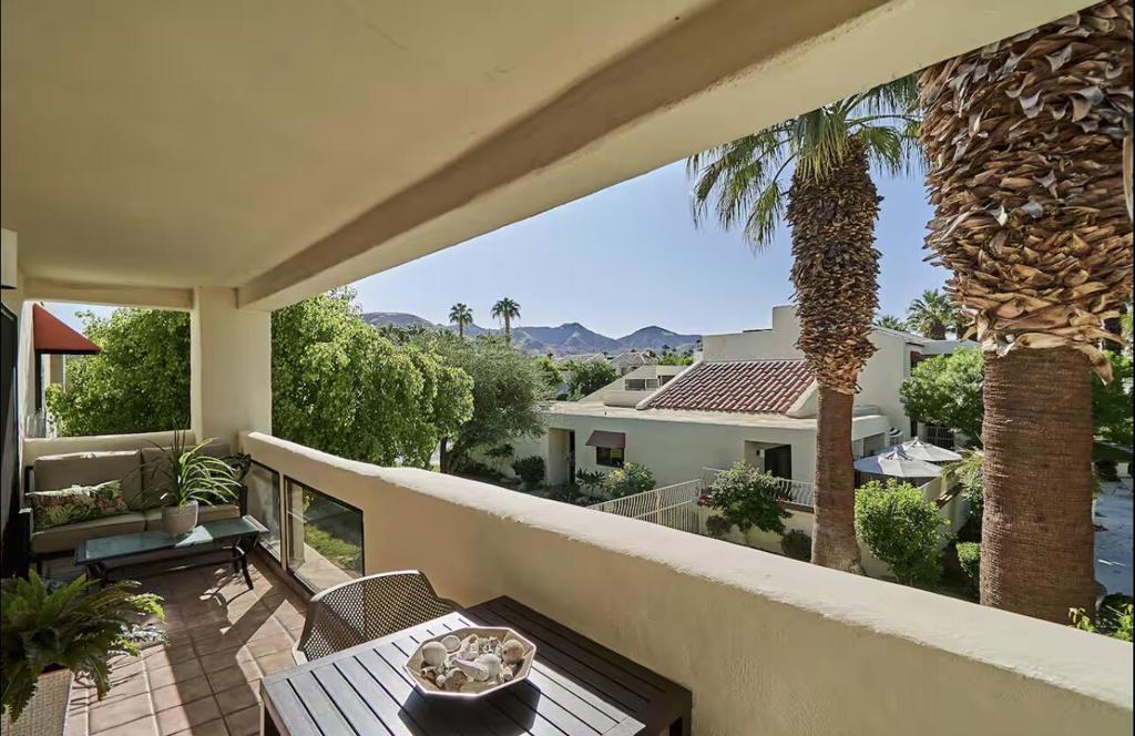 255 E Avenida Granada 322