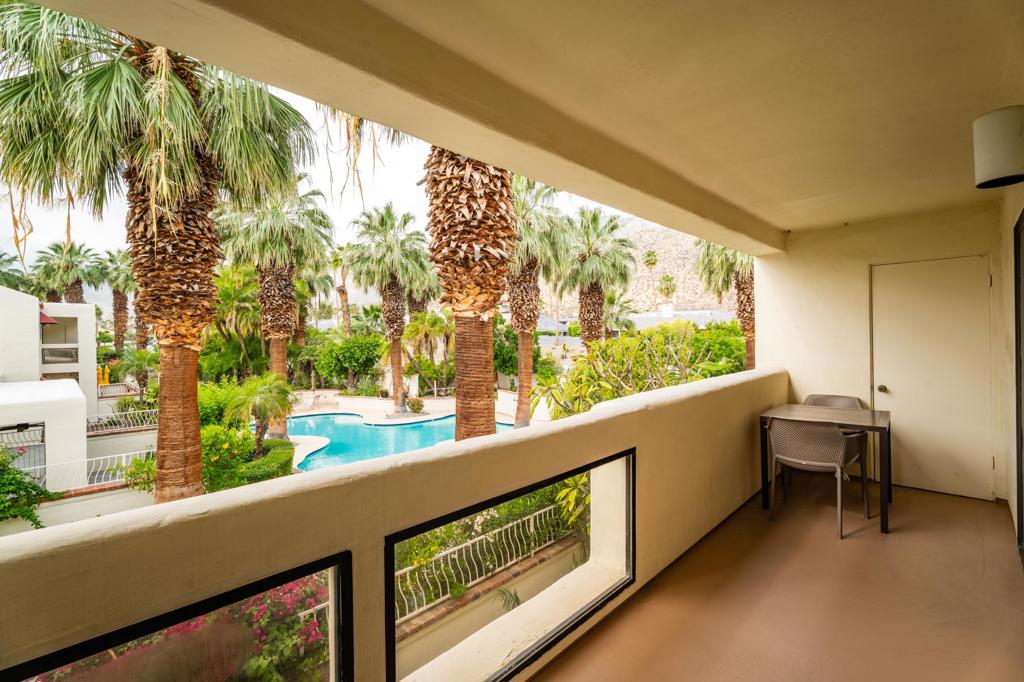 255 E Avenida Granada 322