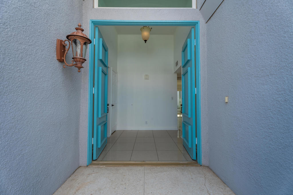 2518 S Sierra Madre