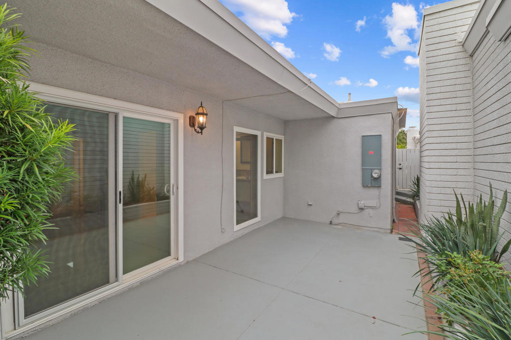 2518 S Sierra Madre