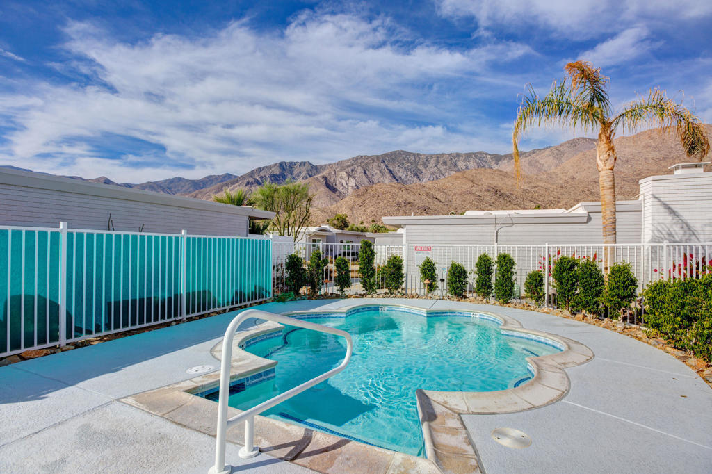 2518 S Sierra Madre