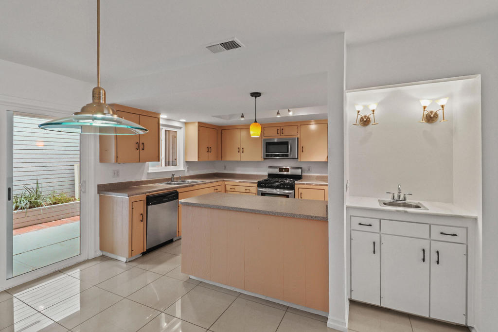2518 S Sierra Madre