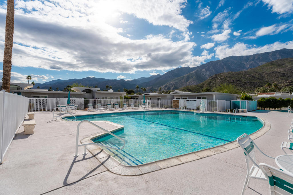 2518 S Sierra Madre
