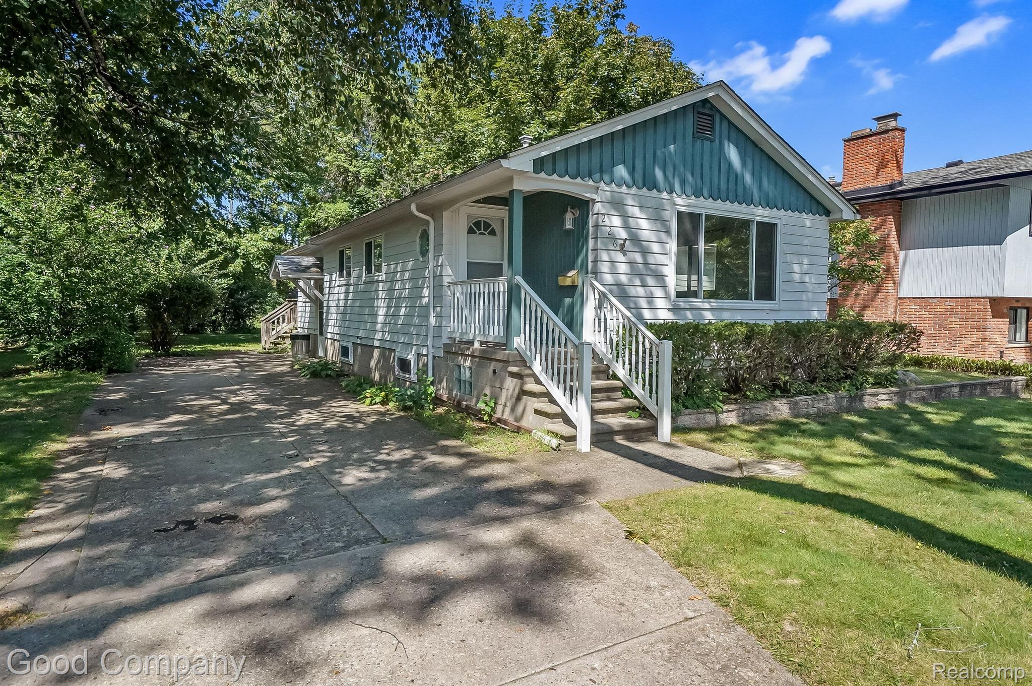 226 BROADACRE Avenue