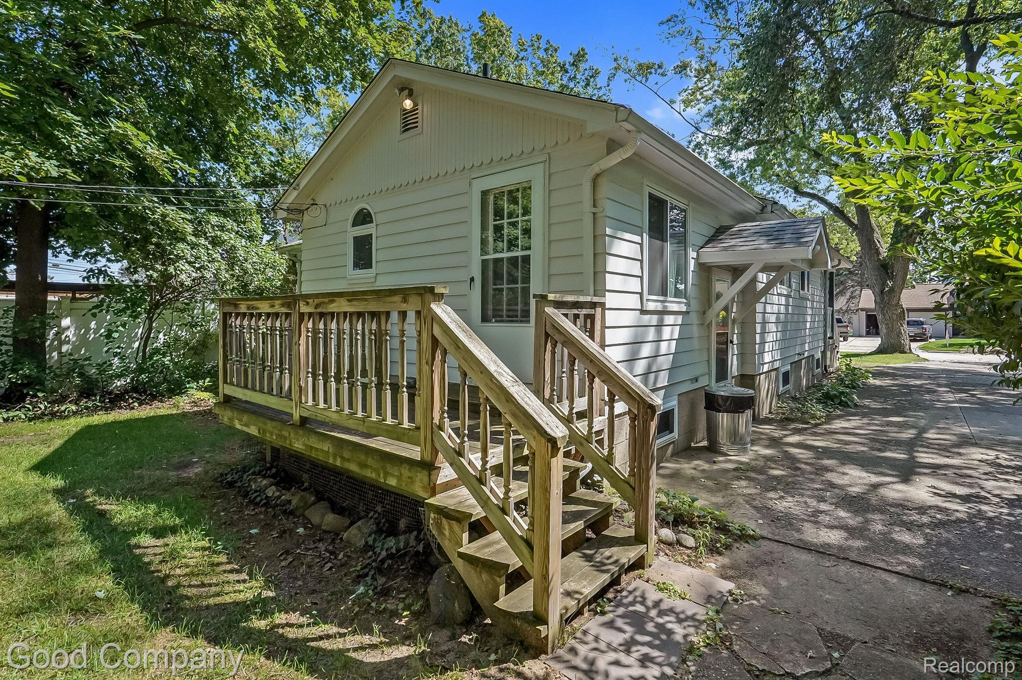 226 BROADACRE Avenue
