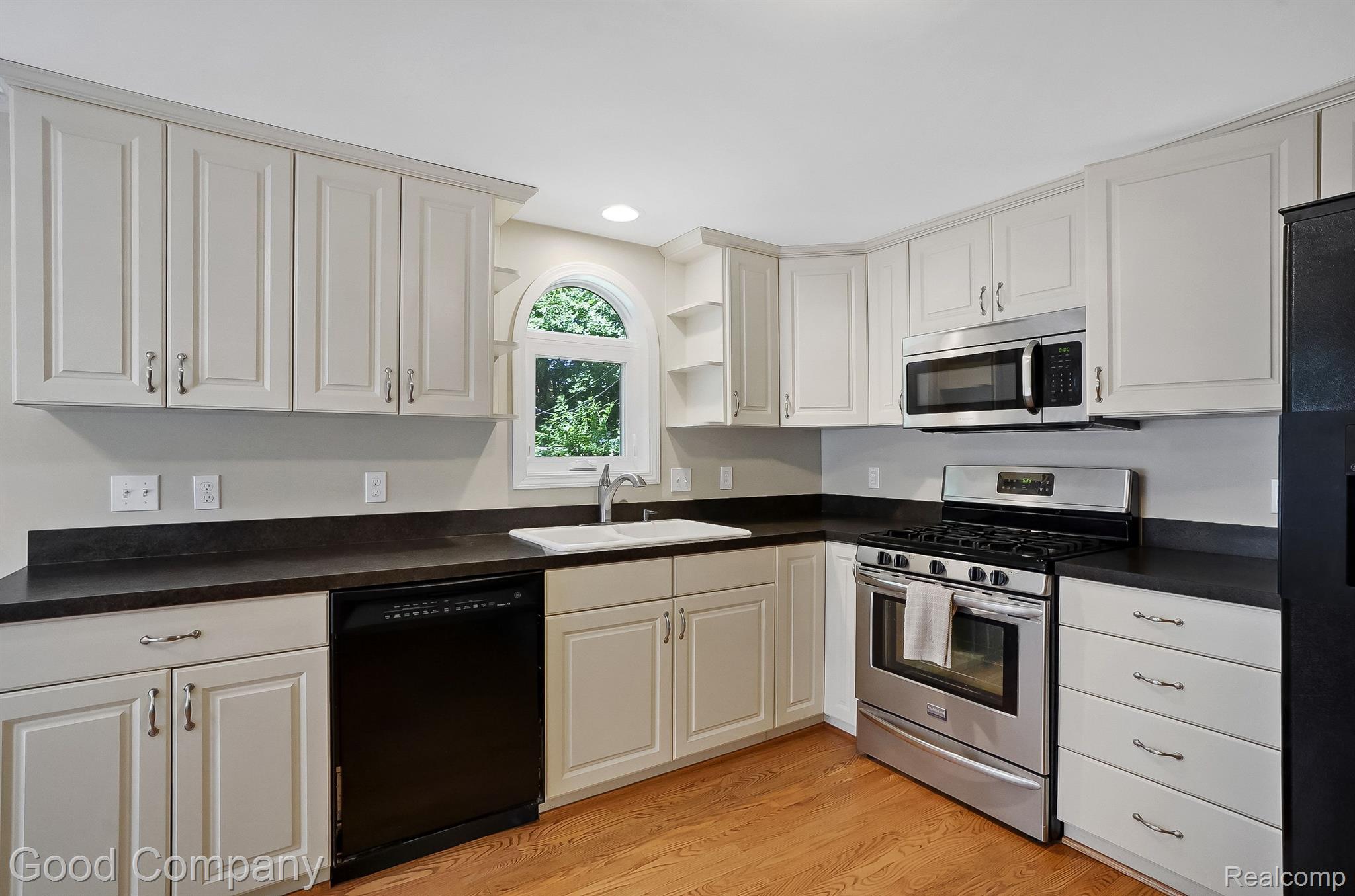 226 BROADACRE Avenue