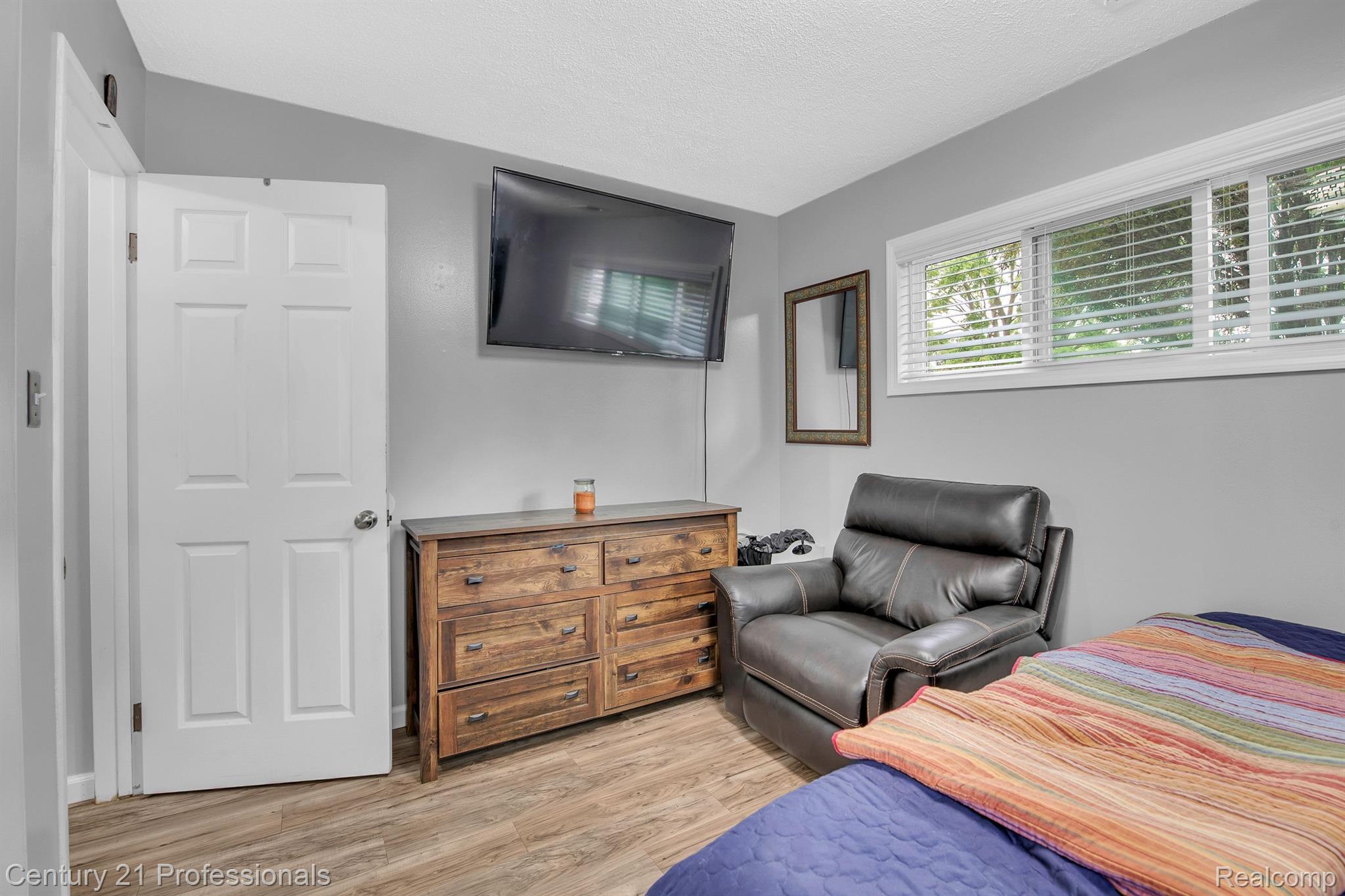 103 KENYON Drive