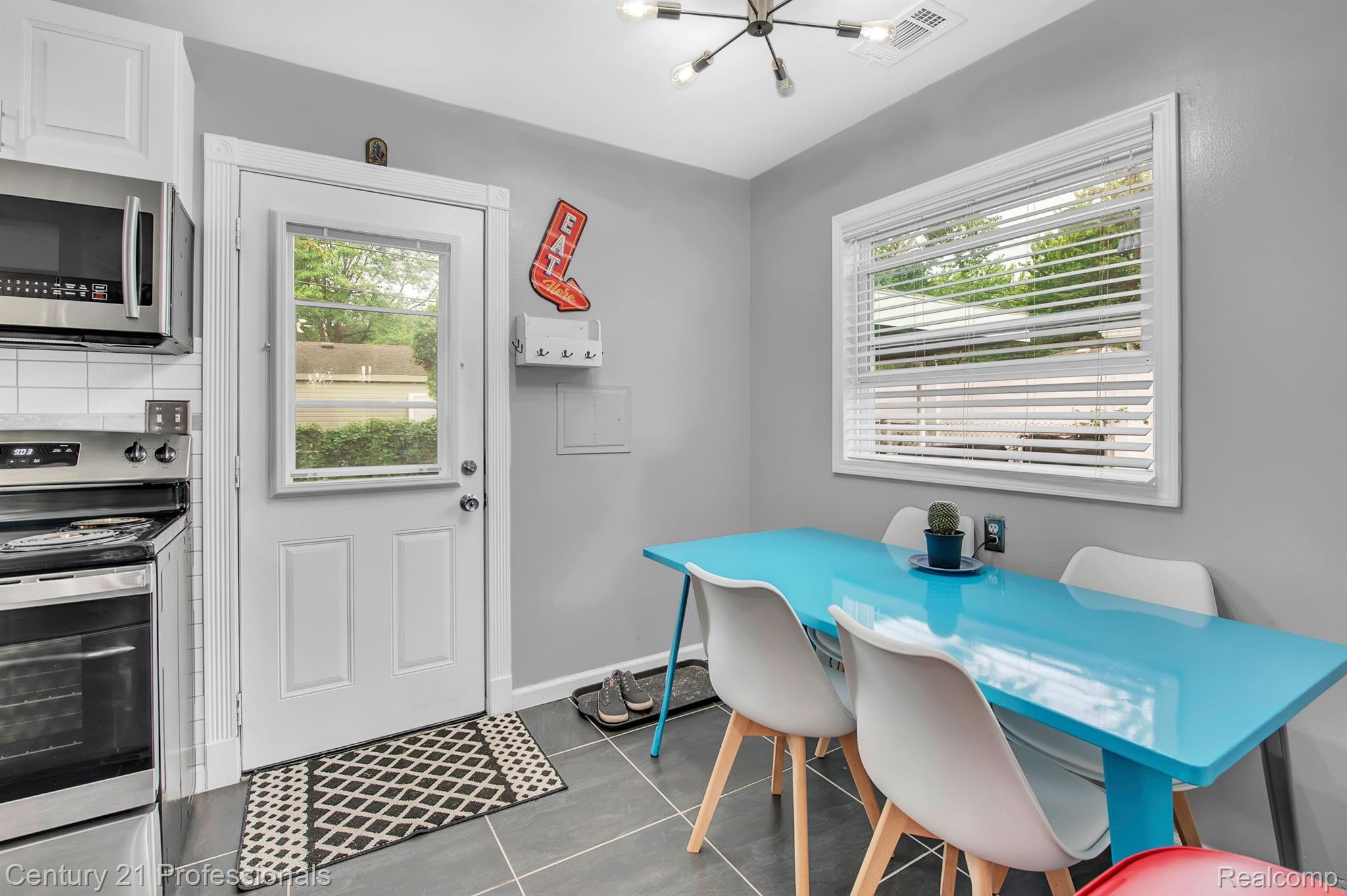 103 KENYON Drive