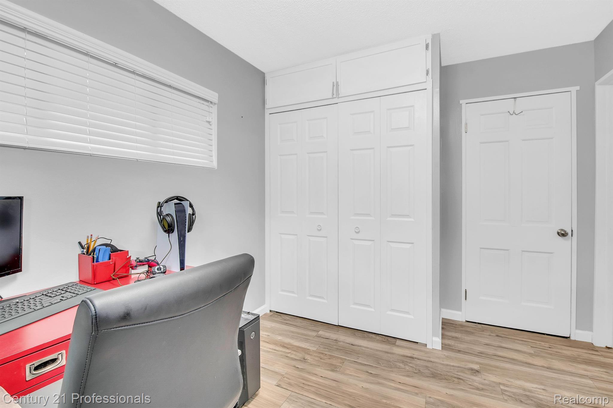 103 KENYON Drive