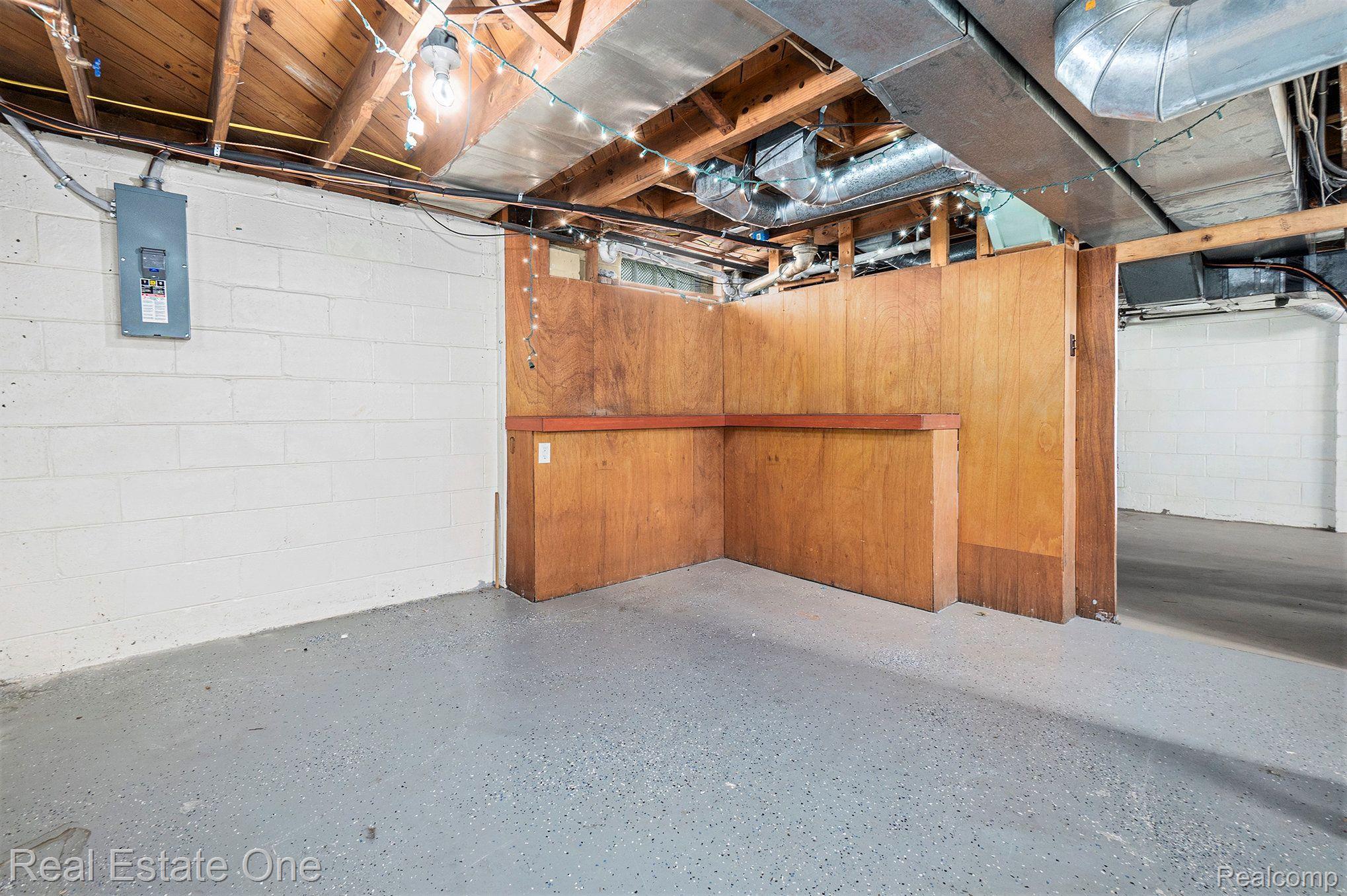 630 S Rembrandt Avenue