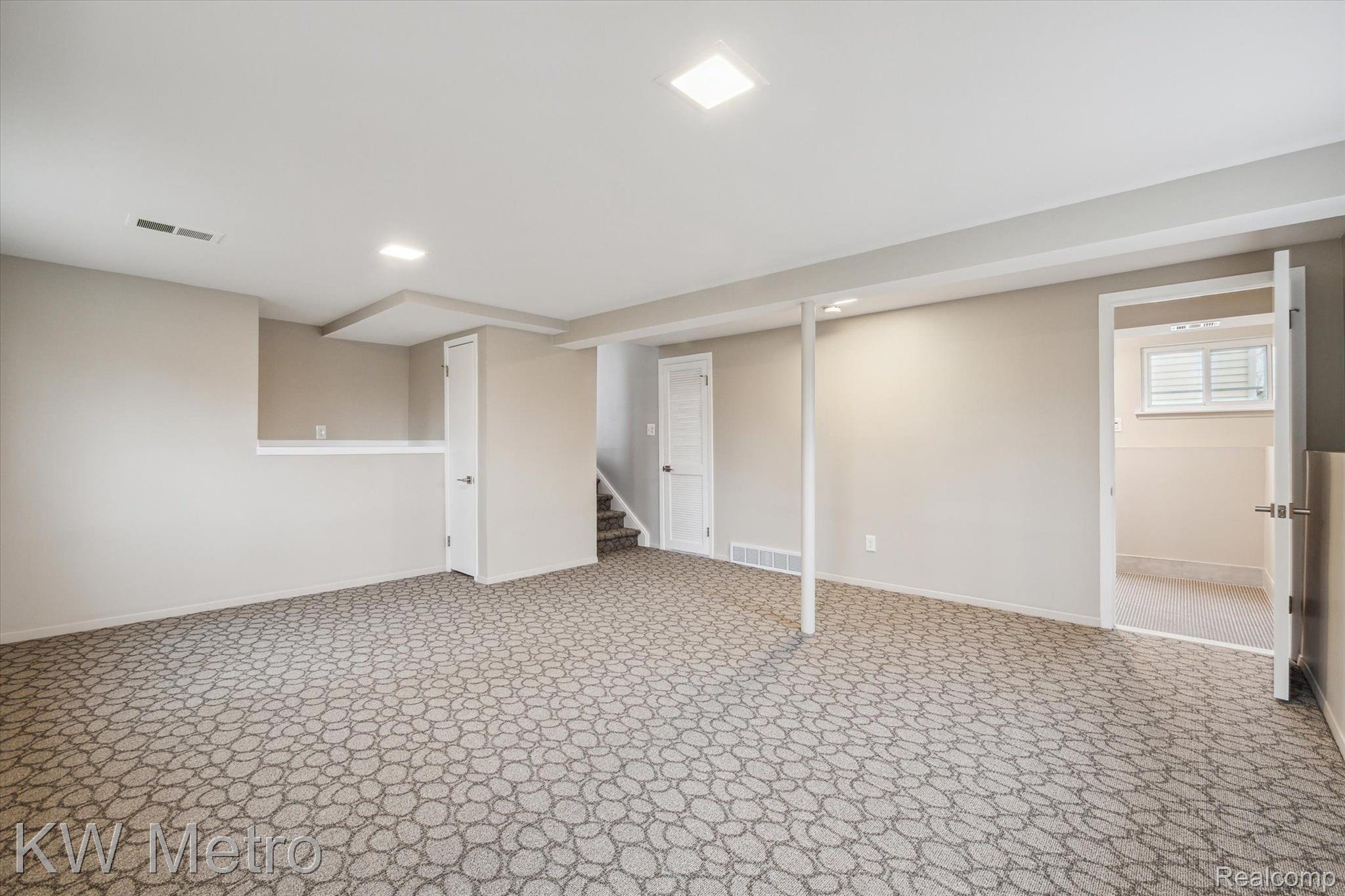 202 BROADACRE Avenue