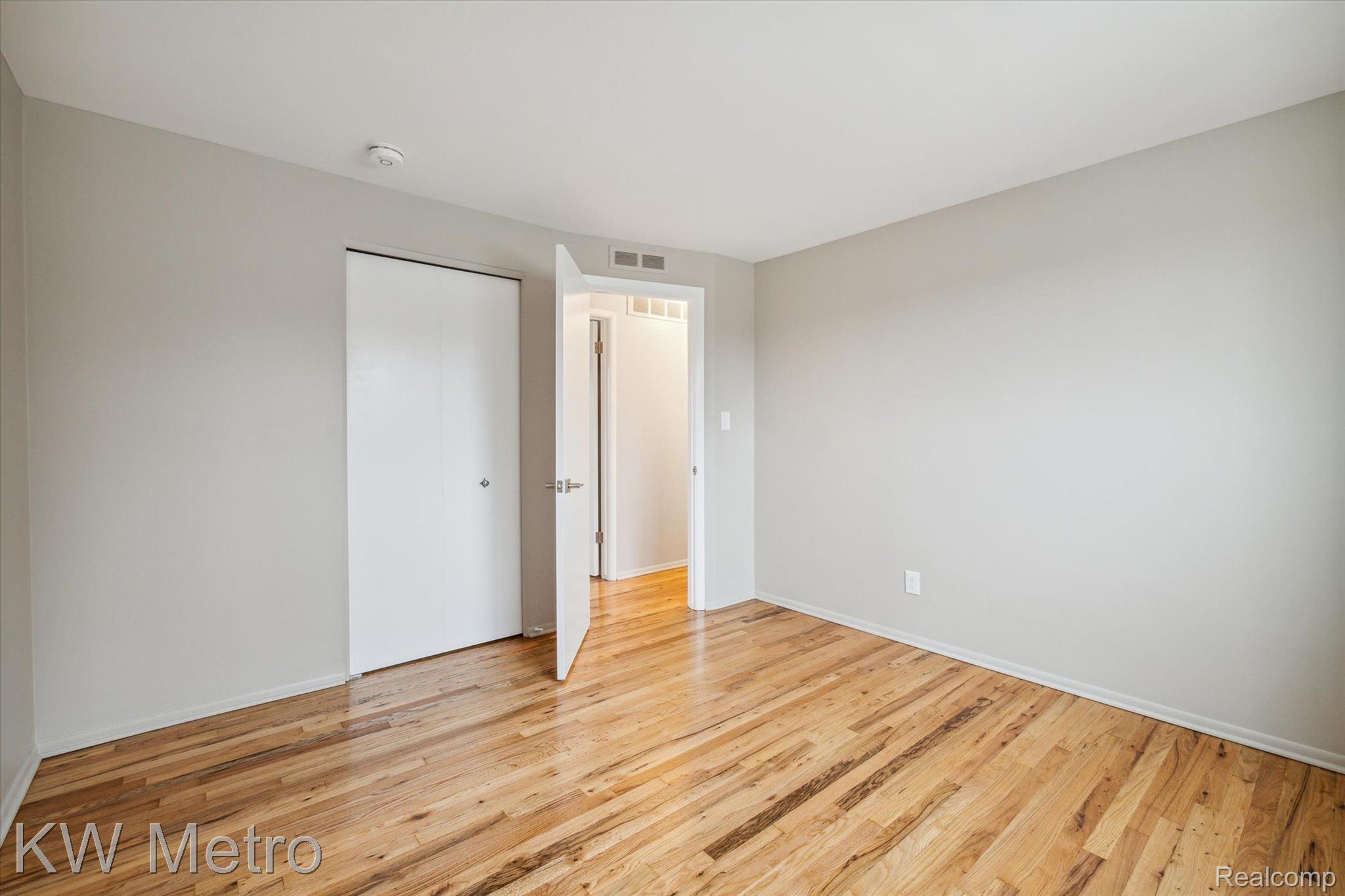 202 BROADACRE Avenue