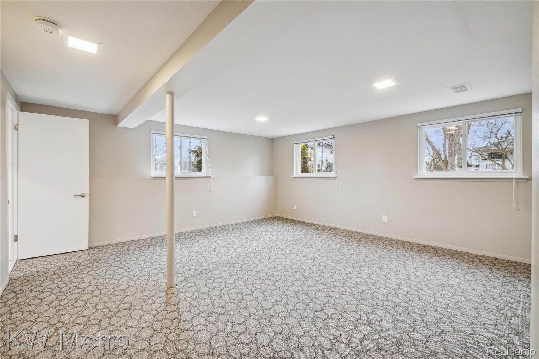 202 BROADACRE Avenue