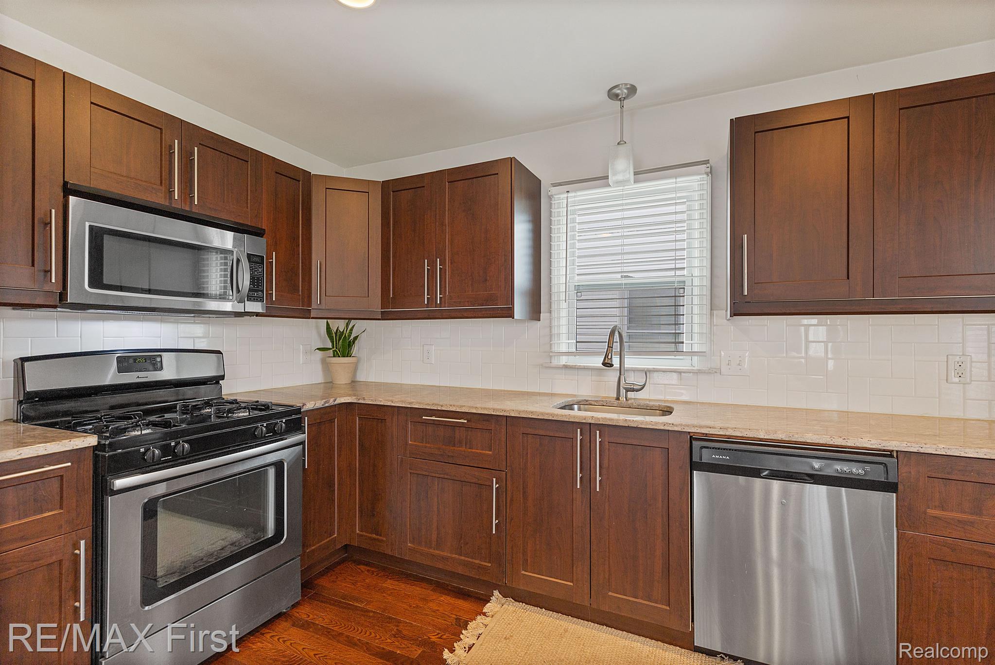 238 HIGHLAND Avenue