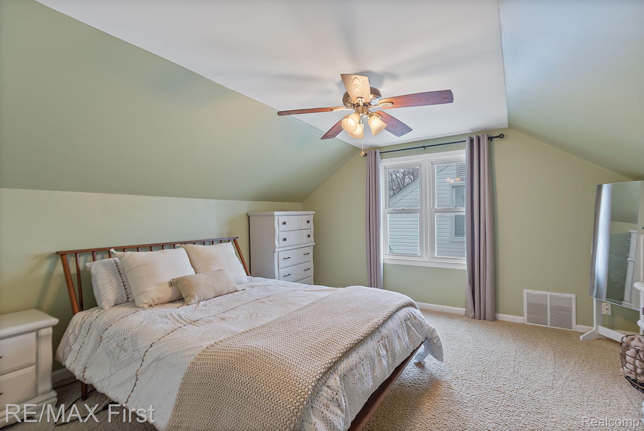 238 HIGHLAND Avenue