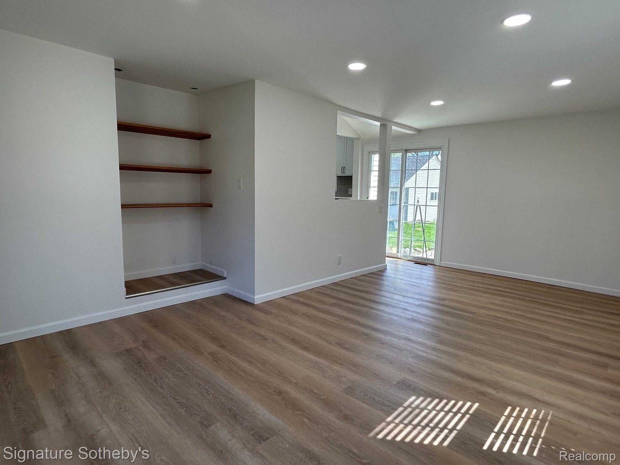2194 Dorchester Road