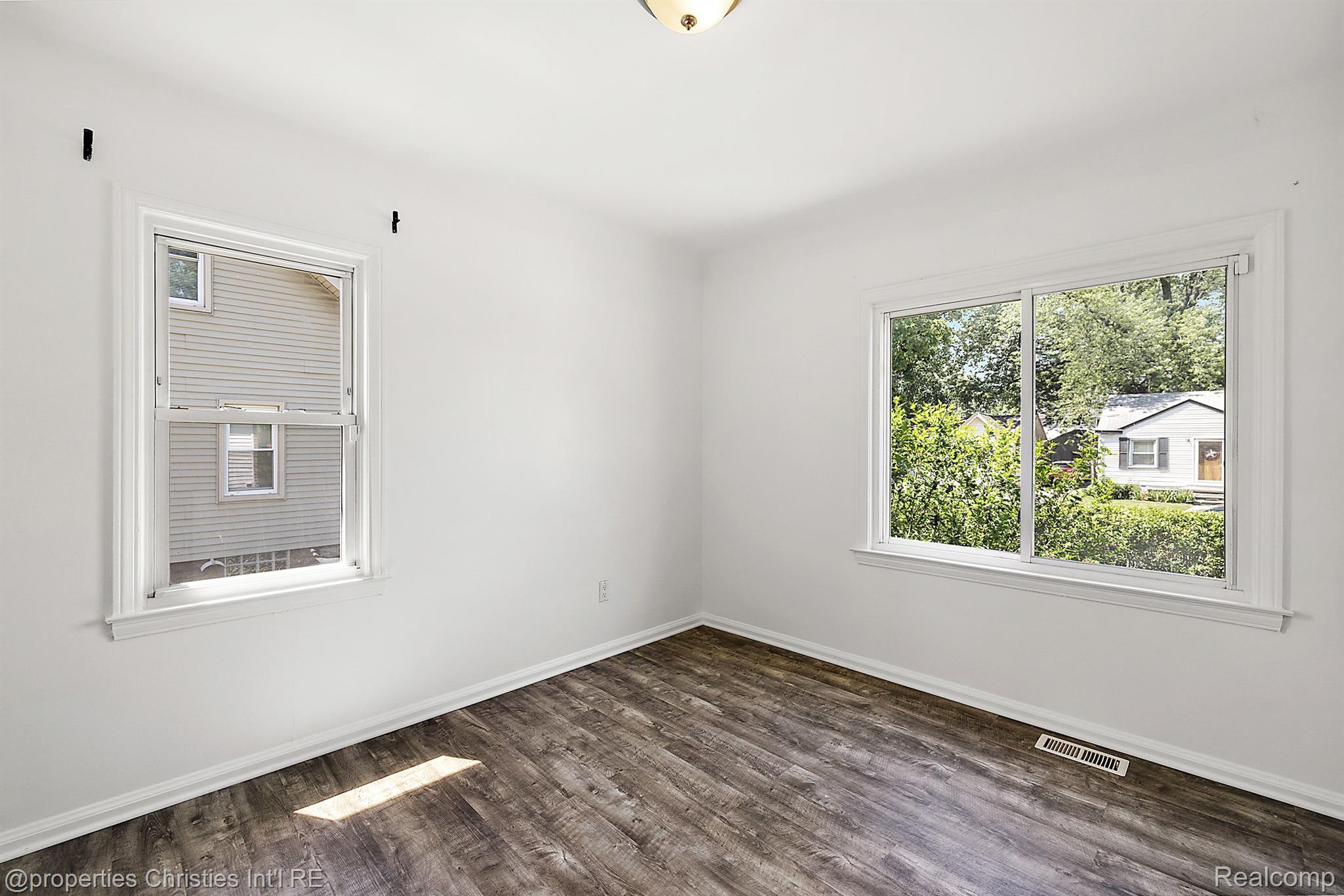 337 W OTIS Avenue