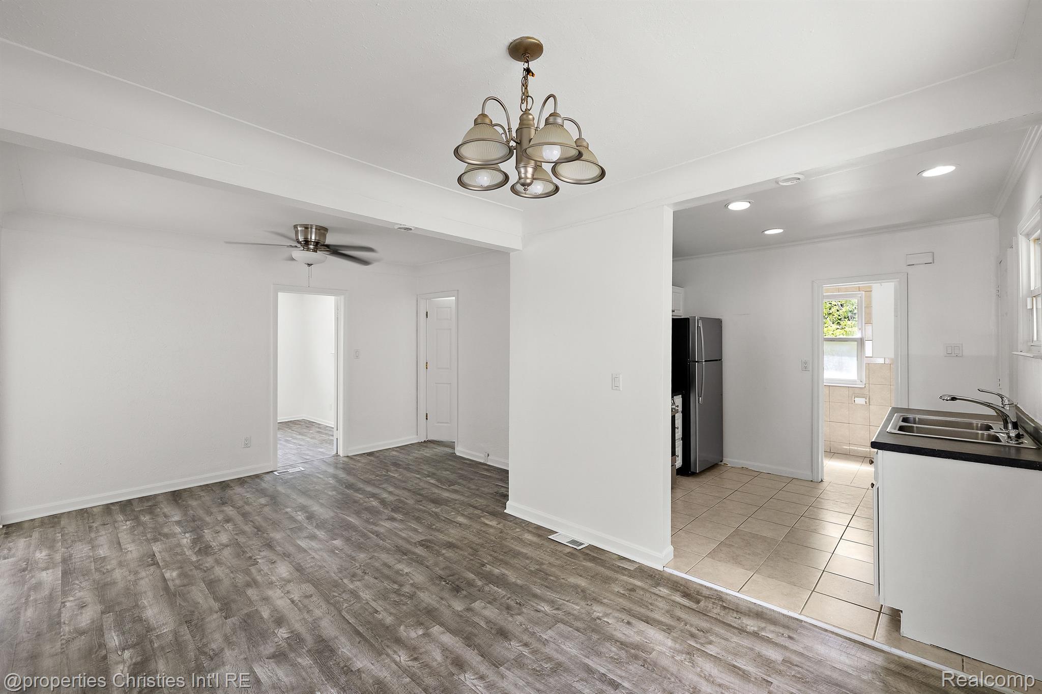 337 W OTIS Avenue