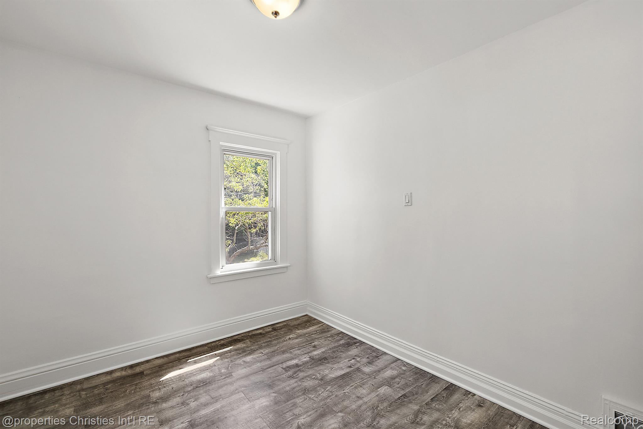 337 W OTIS Avenue