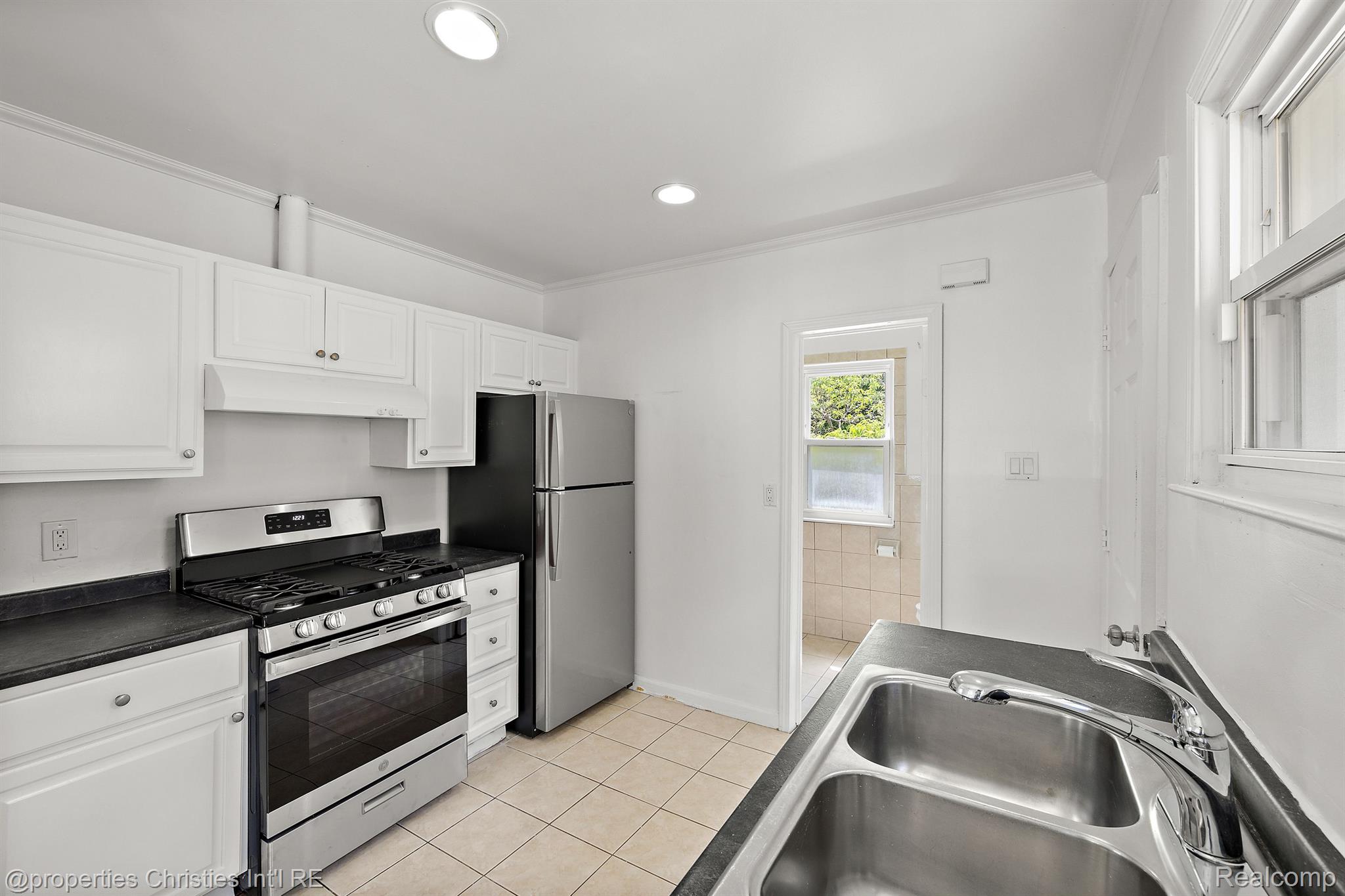 337 W OTIS Avenue