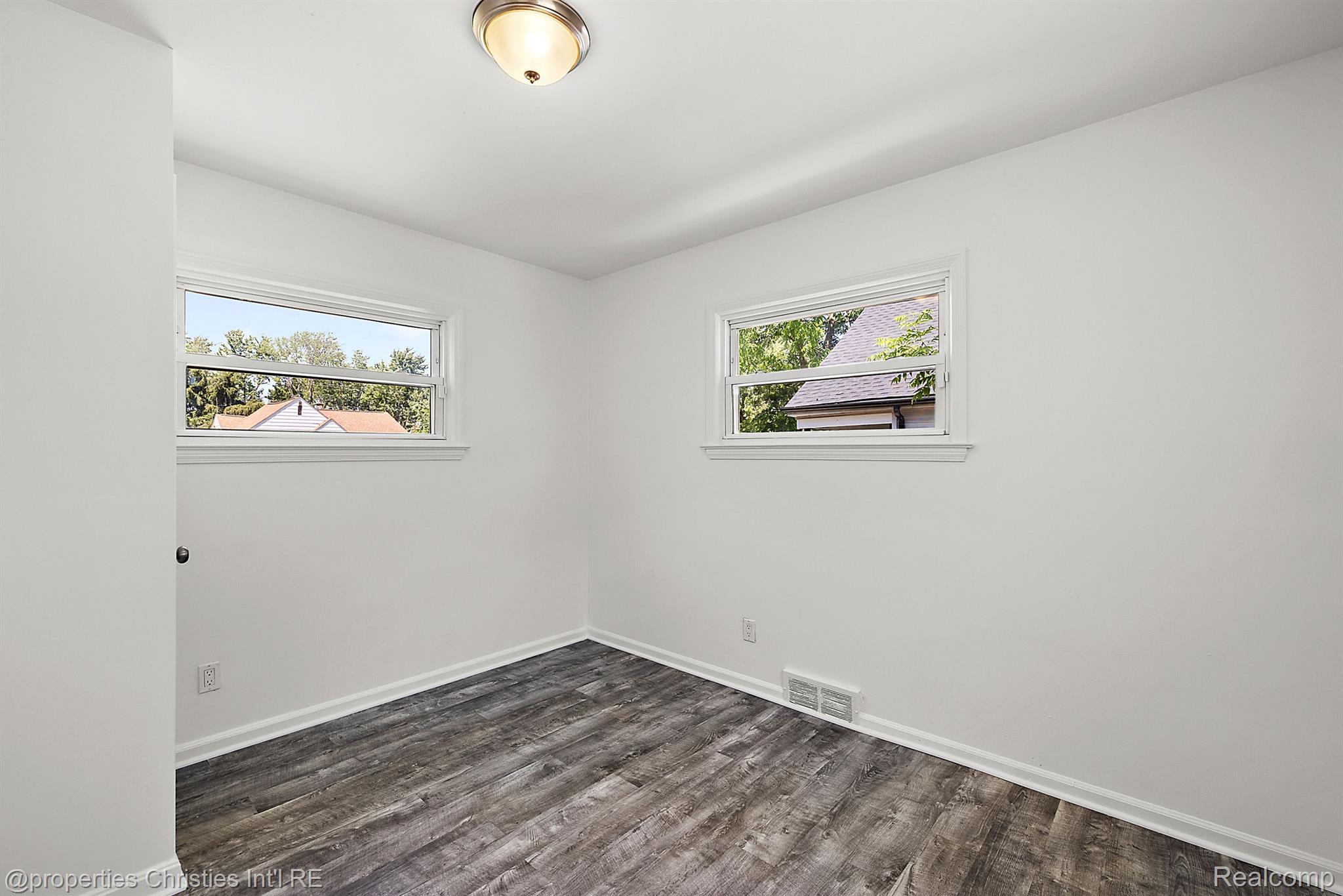 337 W OTIS Avenue