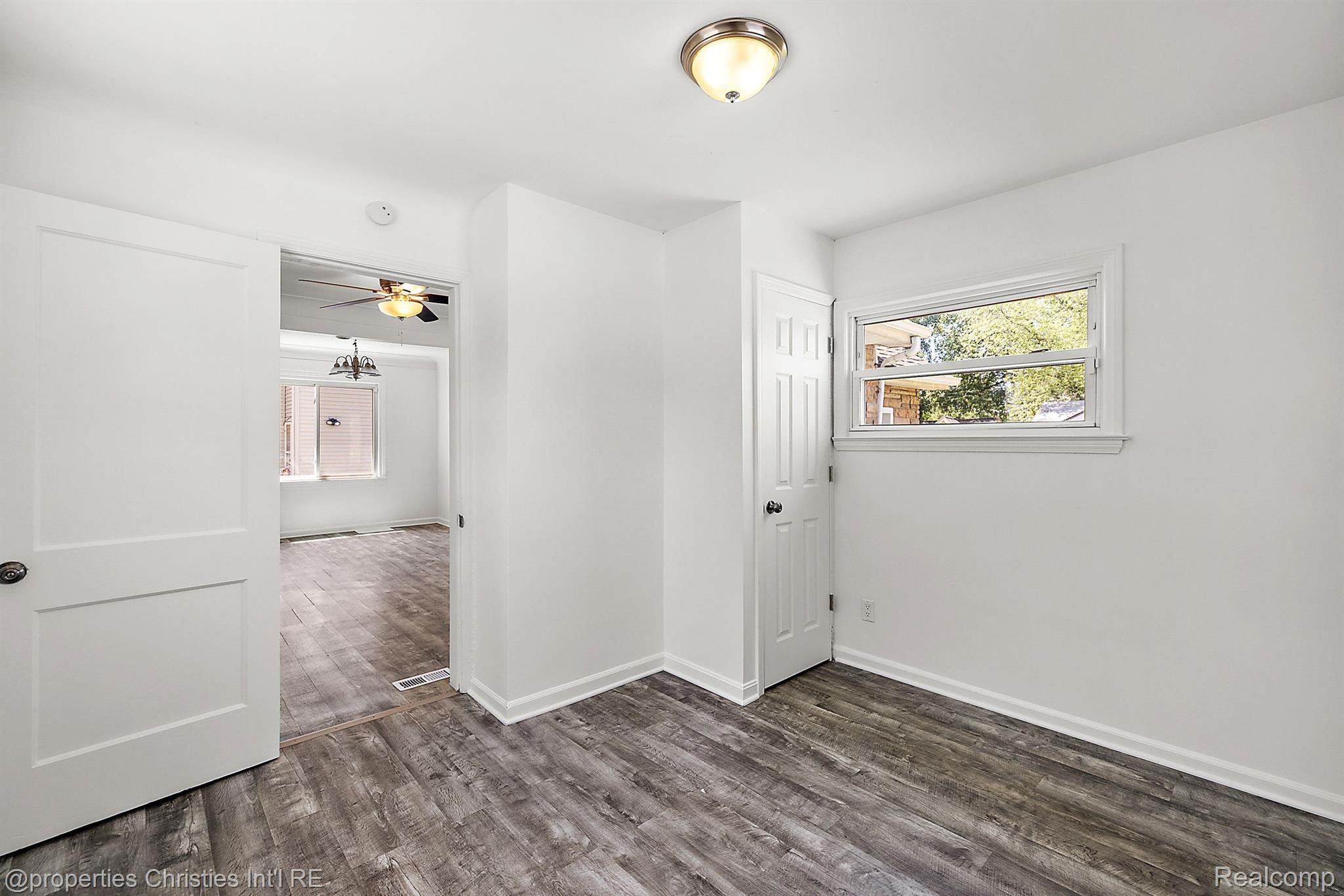 337 W OTIS Avenue