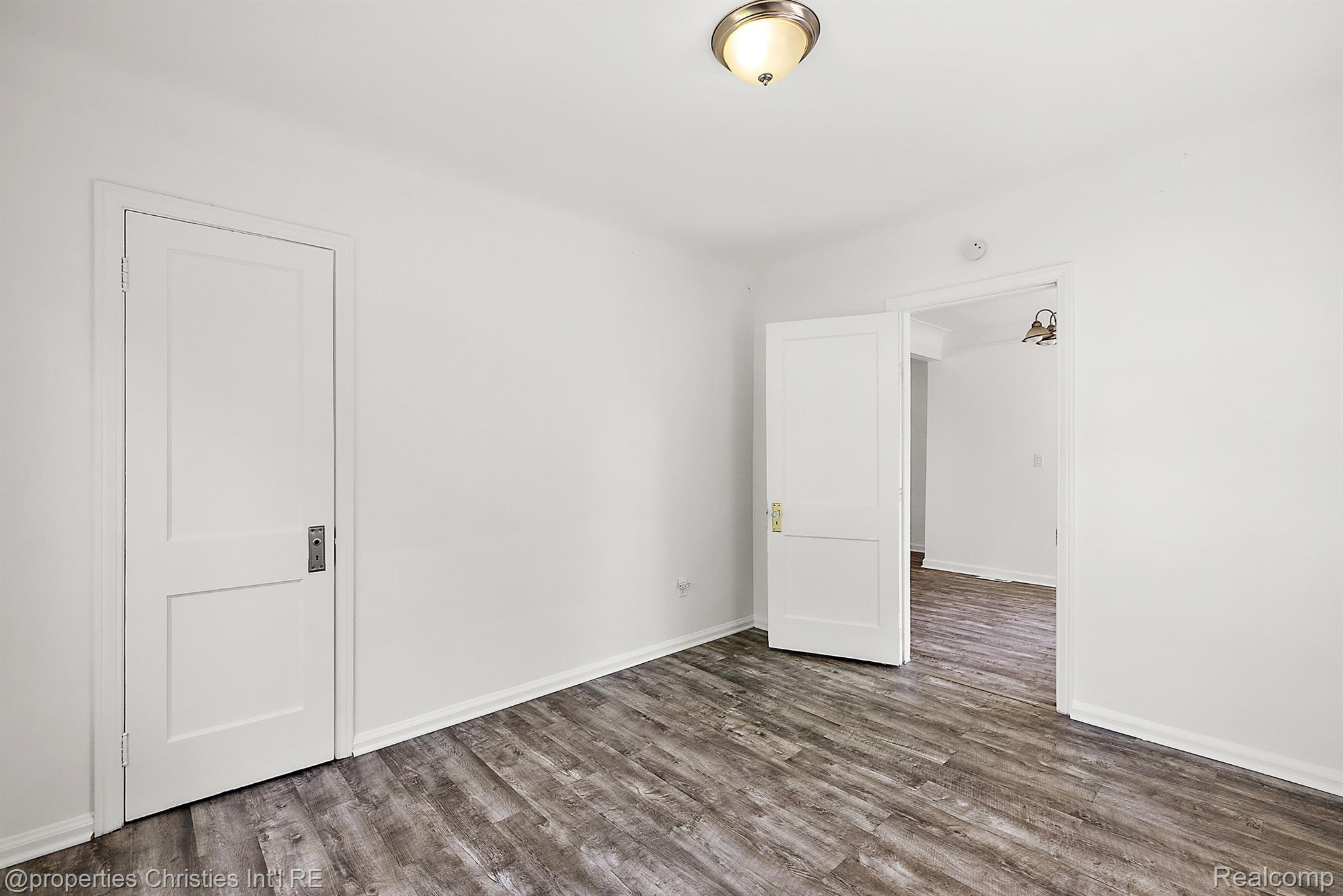 337 W OTIS Avenue