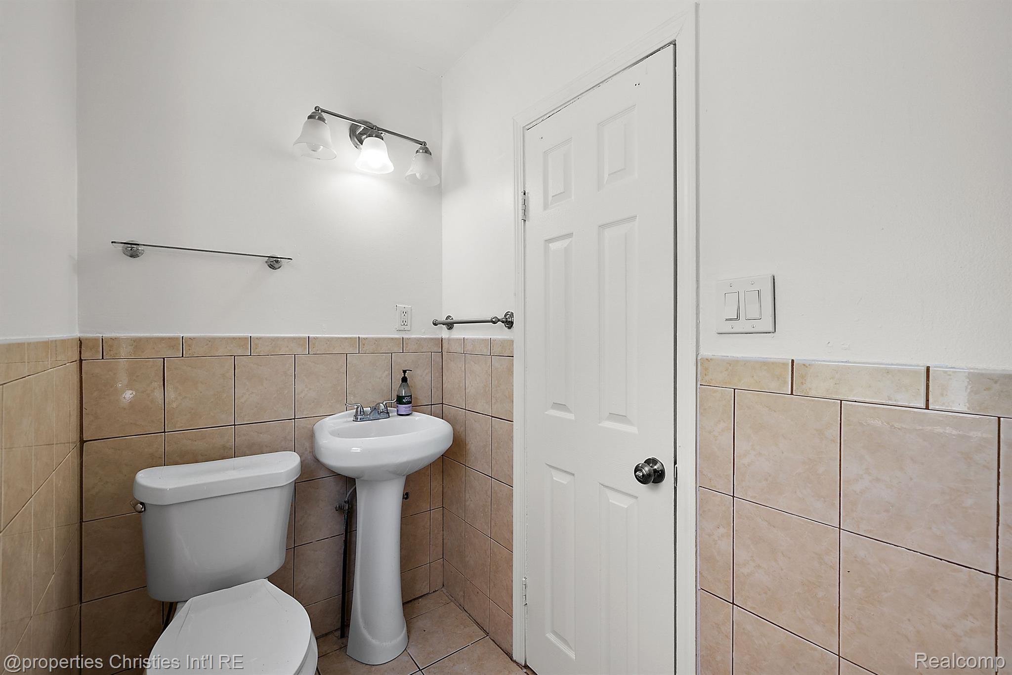 337 W OTIS Avenue