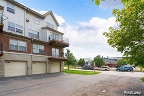 2507 JOHN R Street 35