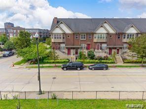 2507 JOHN R Street 35
