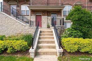 2507 JOHN R Street 35