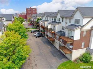 2507 JOHN R Street 35