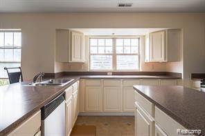 2507 JOHN R Street 35