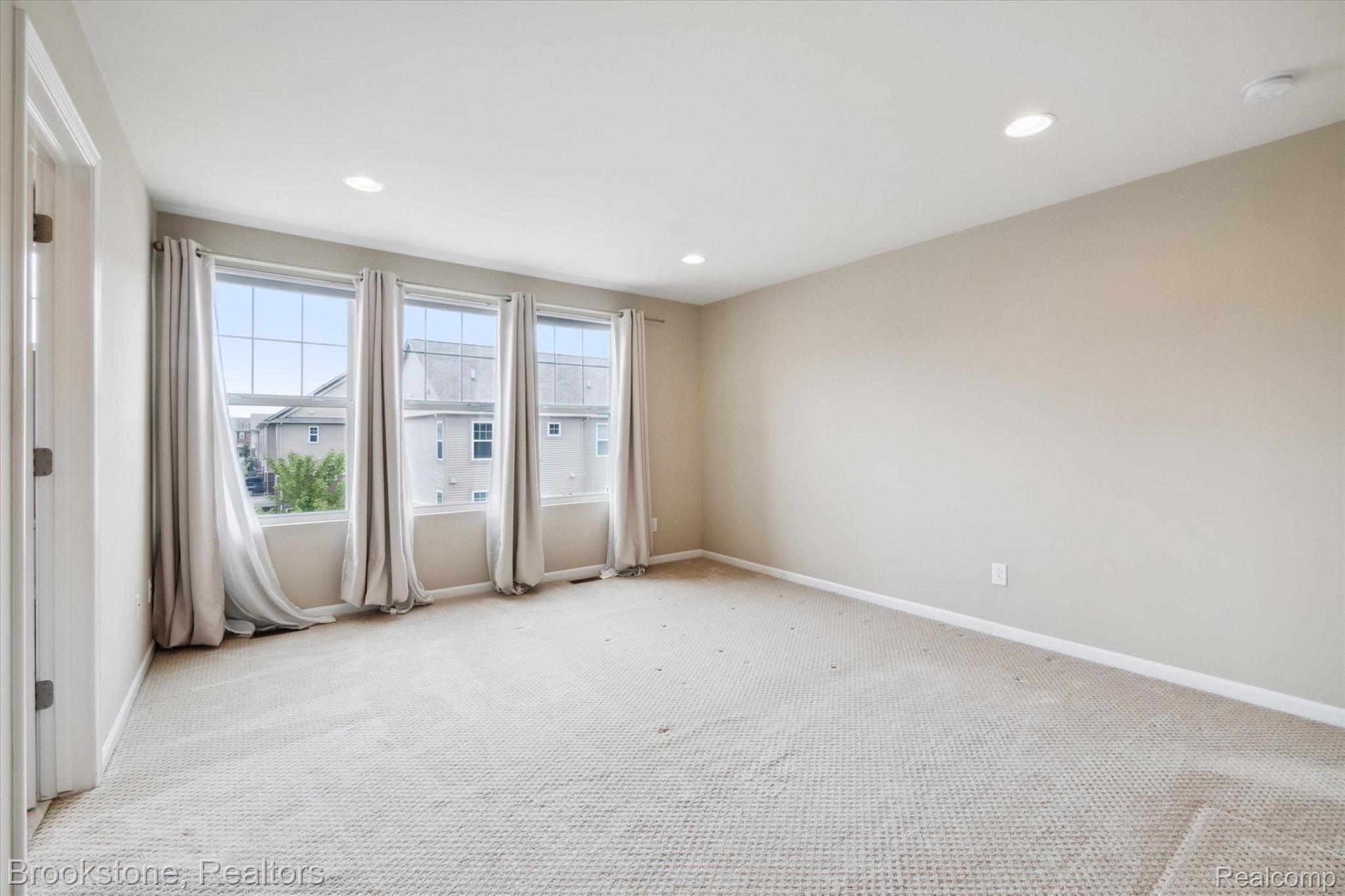 2598 HELMSDALE Circle