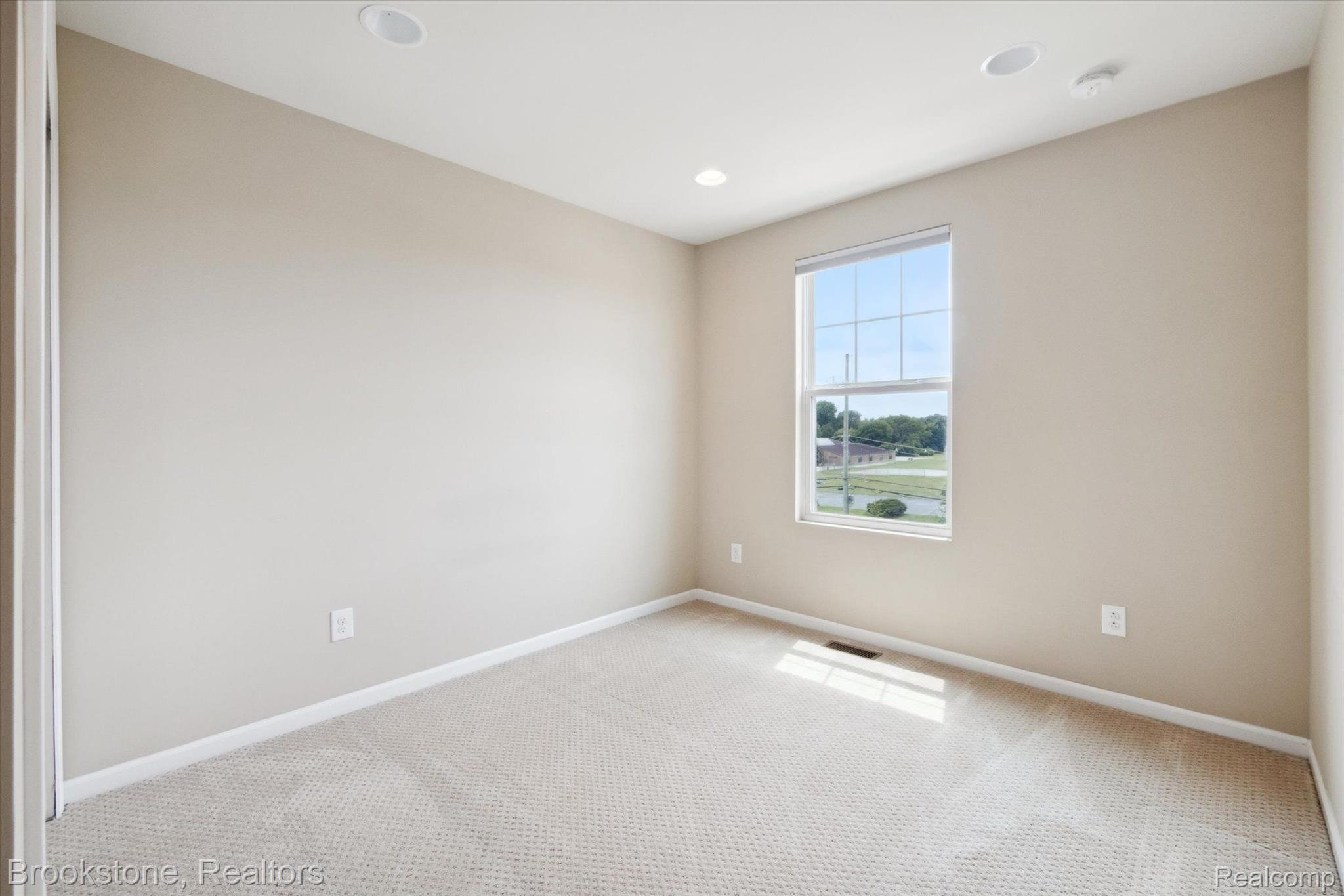 2598 HELMSDALE Circle