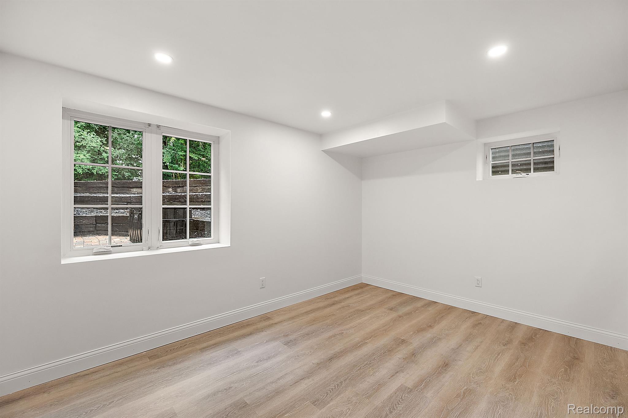 30105 WOODHAVEN Lane