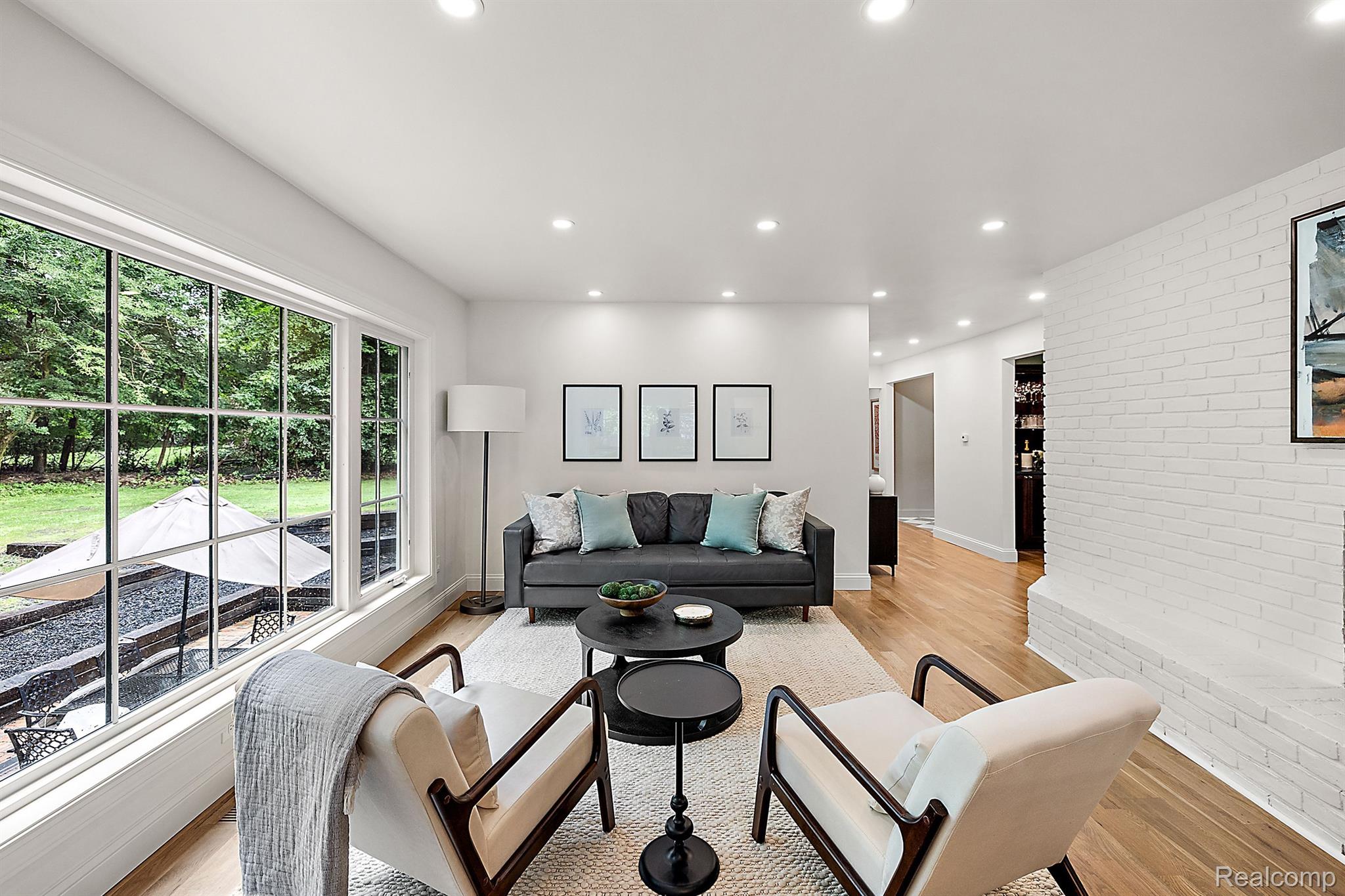 30105 WOODHAVEN Lane