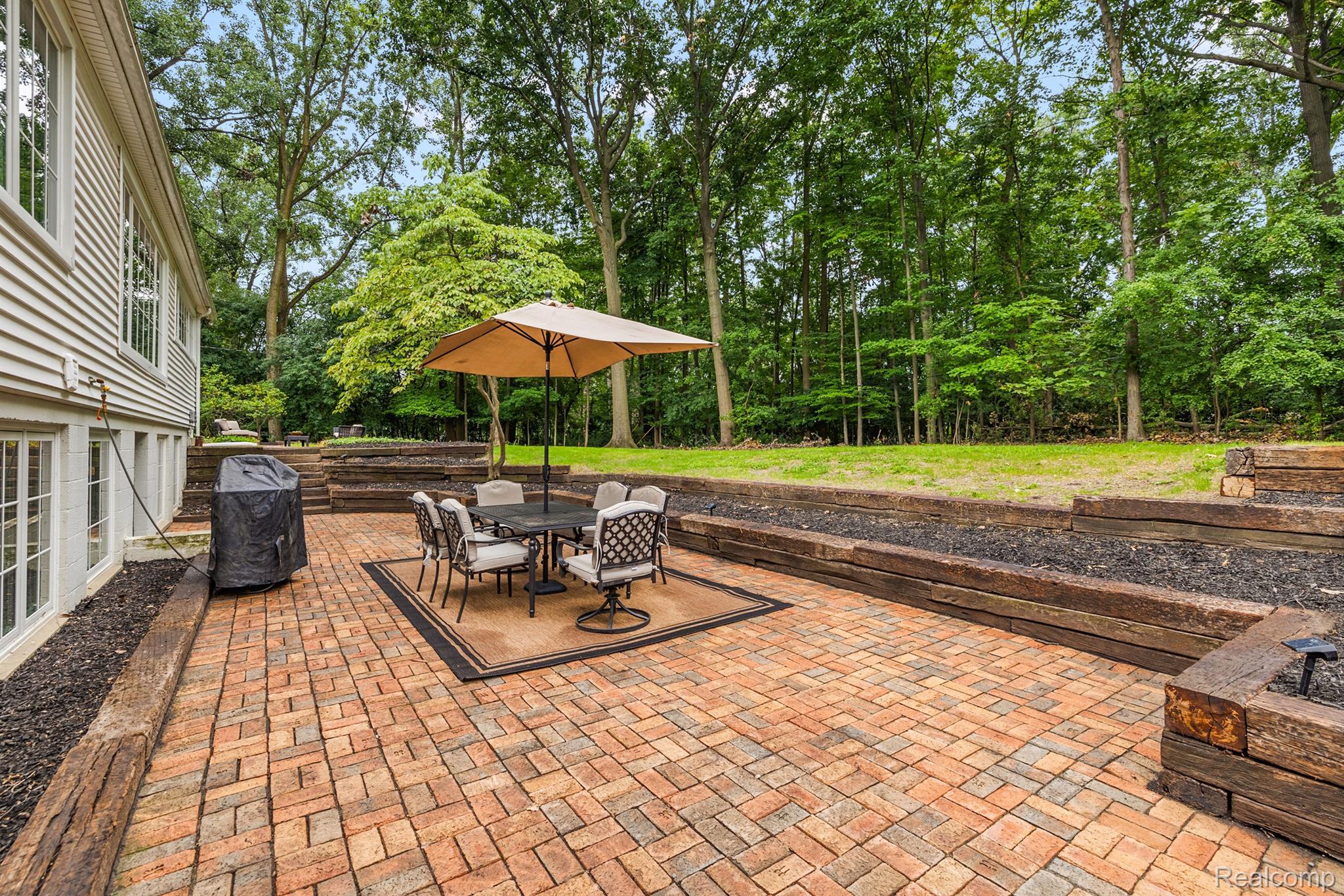 30105 WOODHAVEN Lane