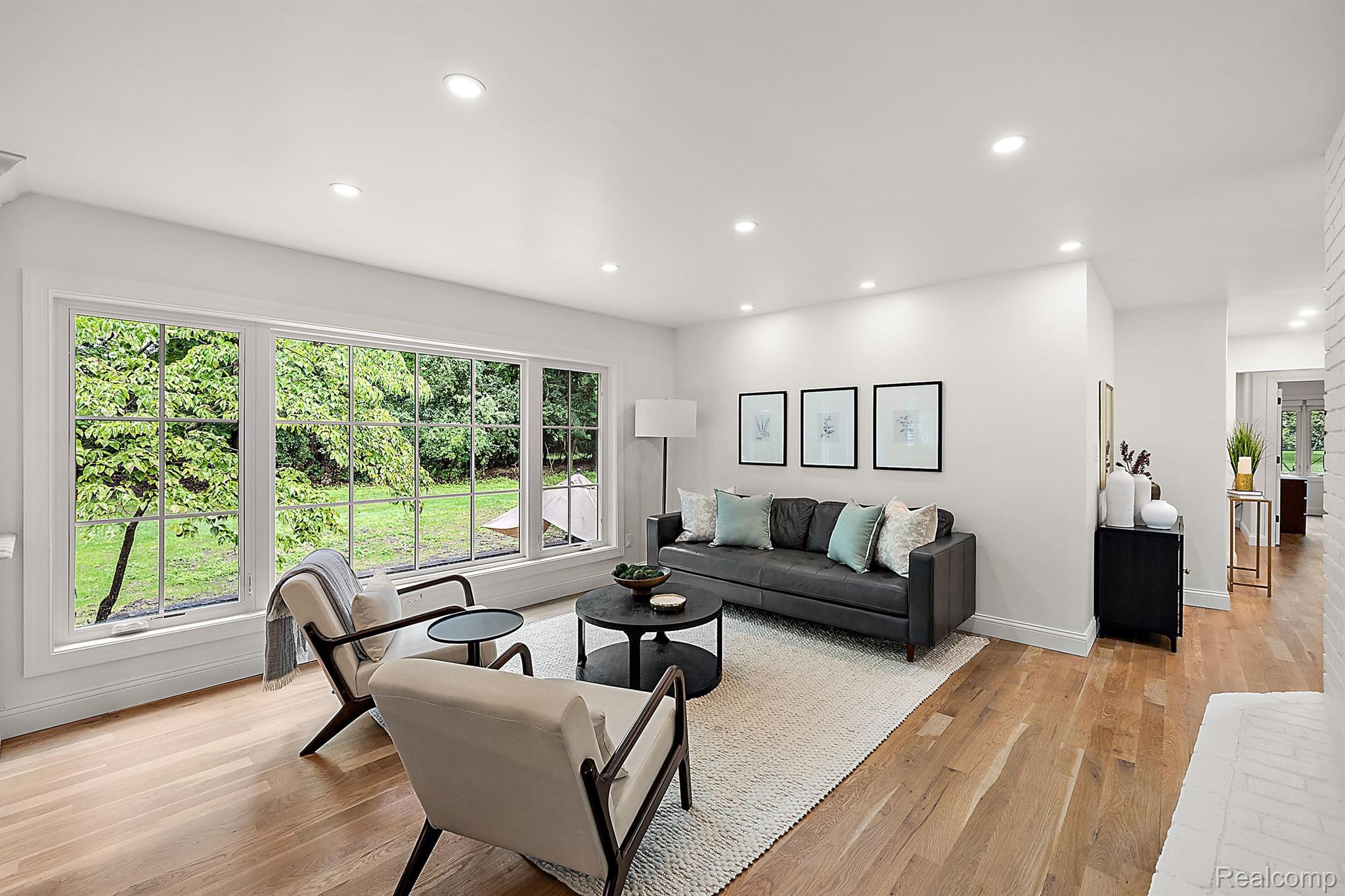 30105 WOODHAVEN Lane
