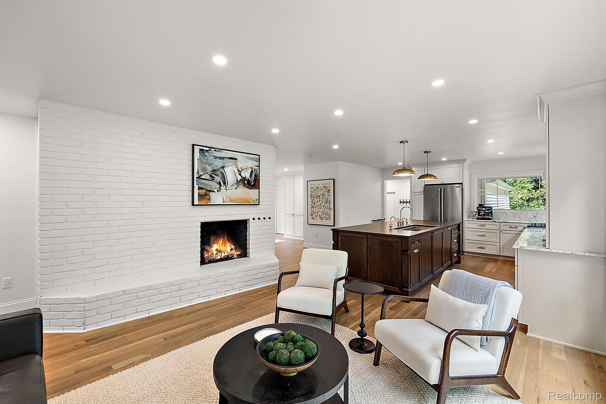 30105 WOODHAVEN Lane
