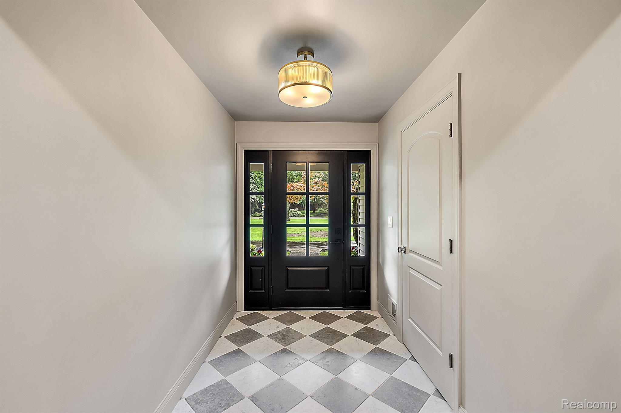 30105 WOODHAVEN Lane