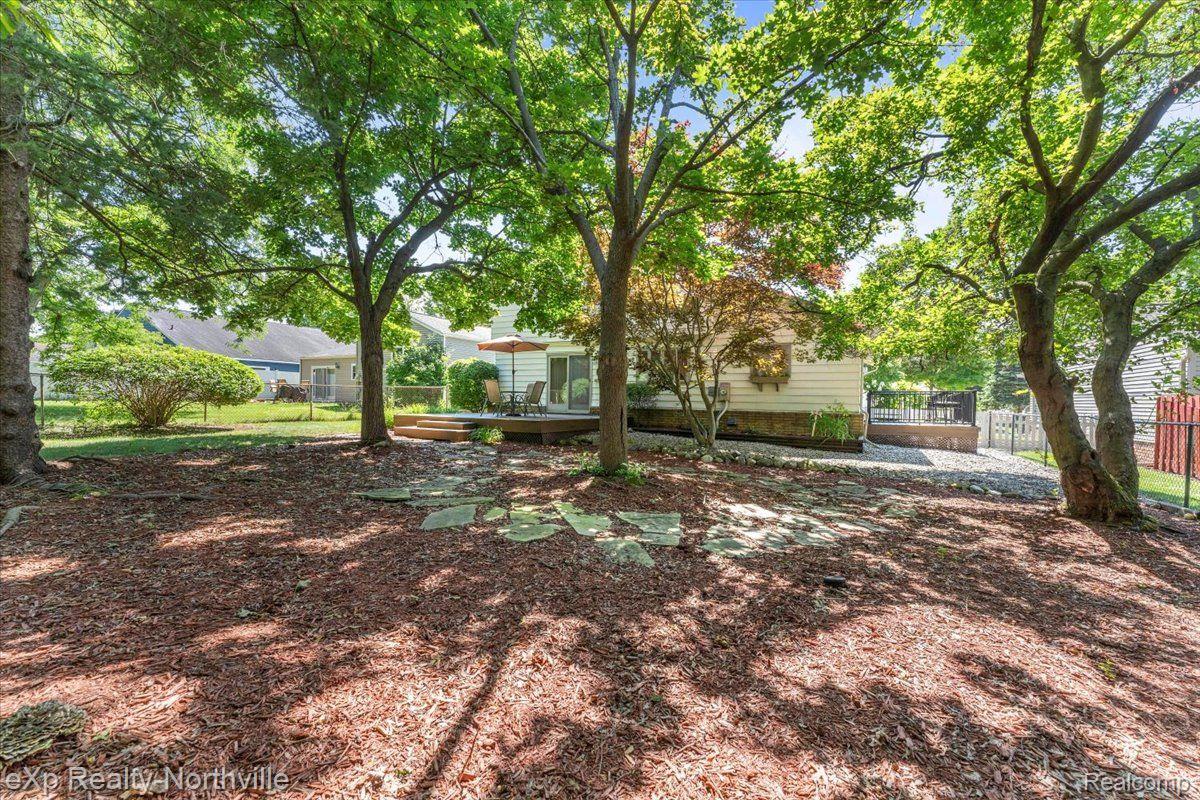 24344 PINECREST Street
