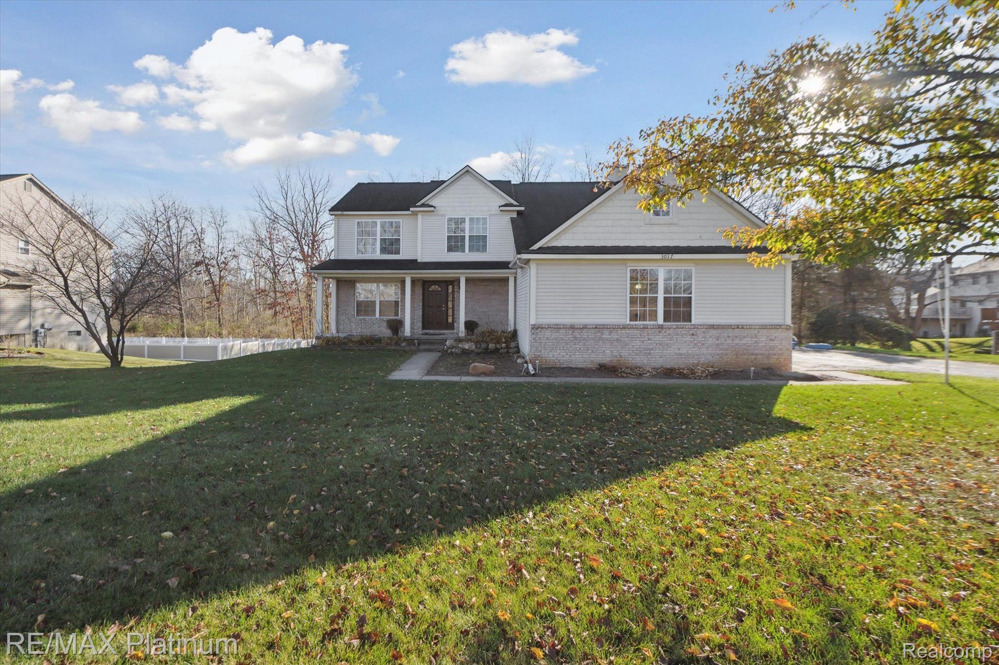 3017 HUNTERS Way