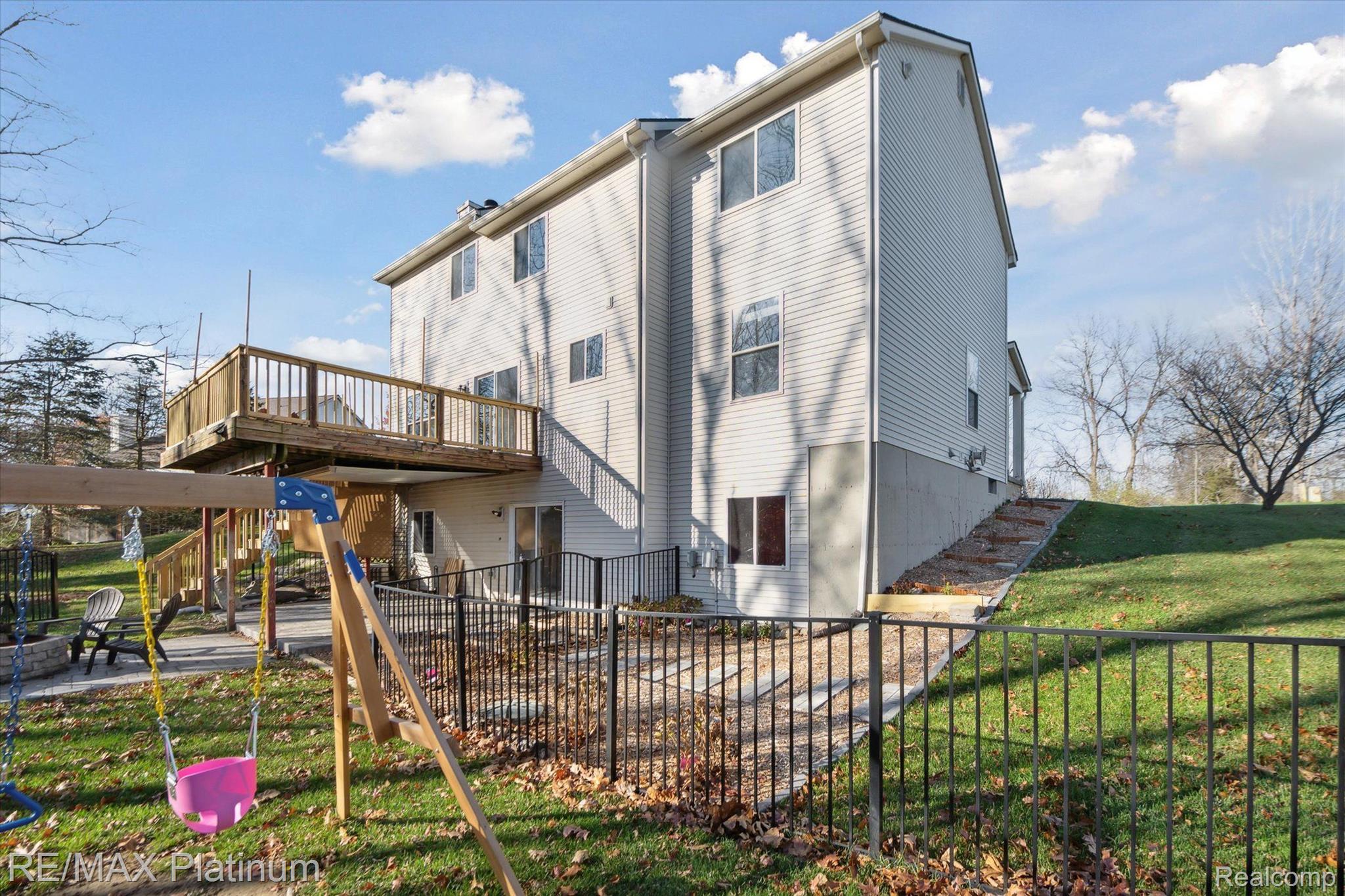 3017 HUNTERS Way