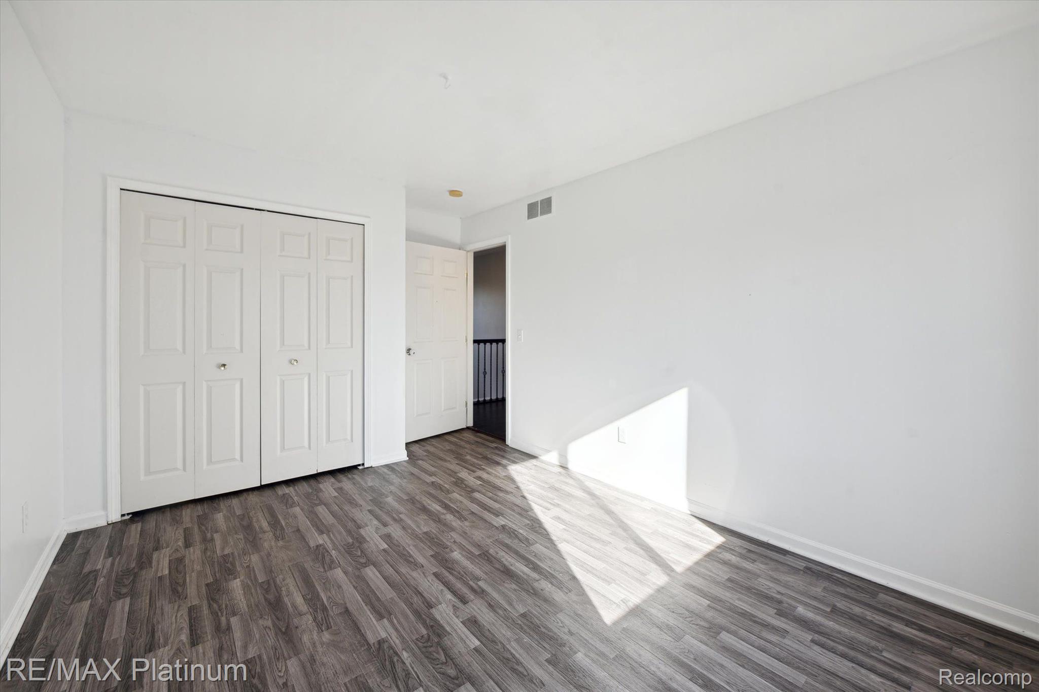 3017 HUNTERS Way