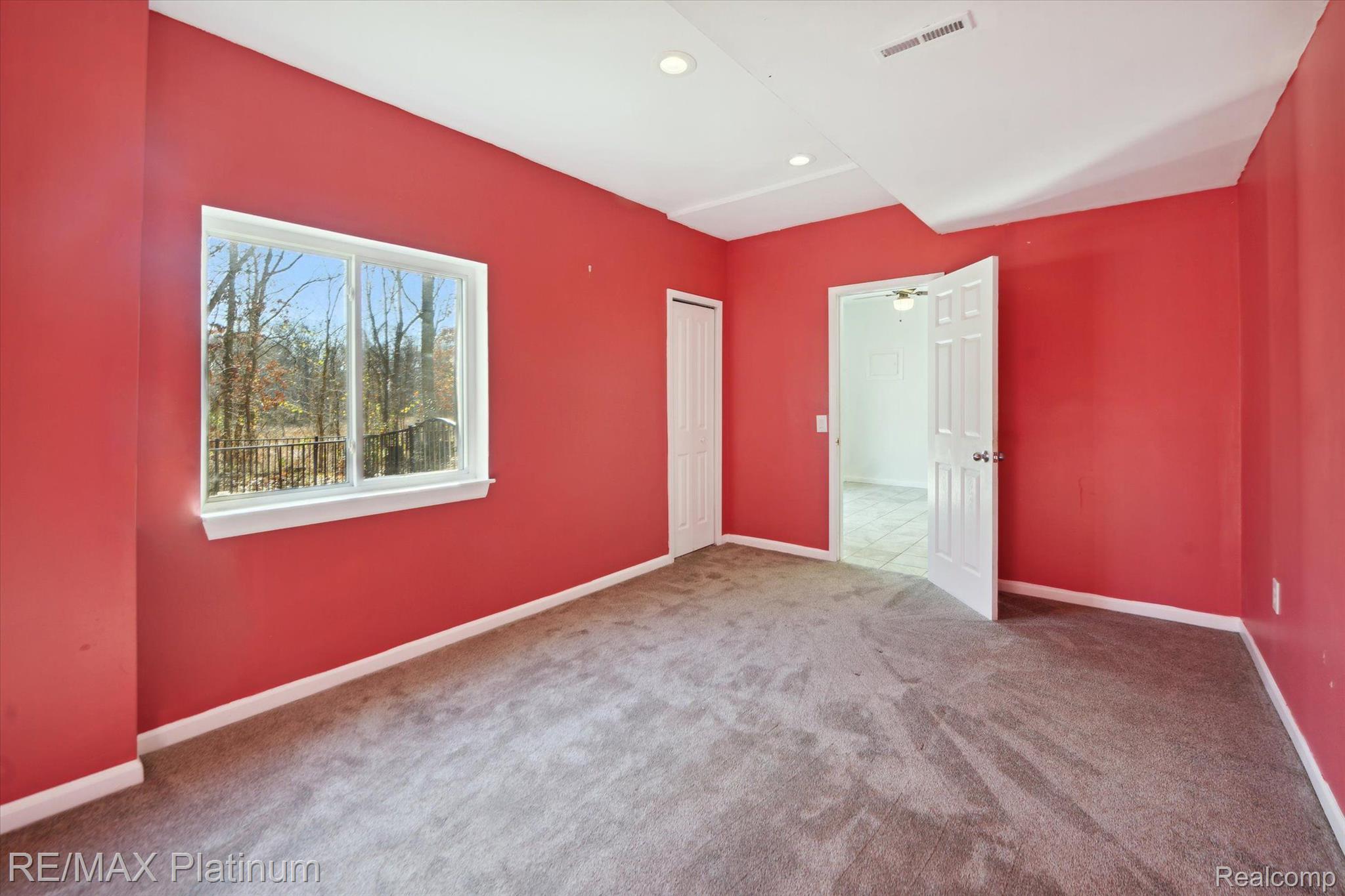 3017 HUNTERS Way