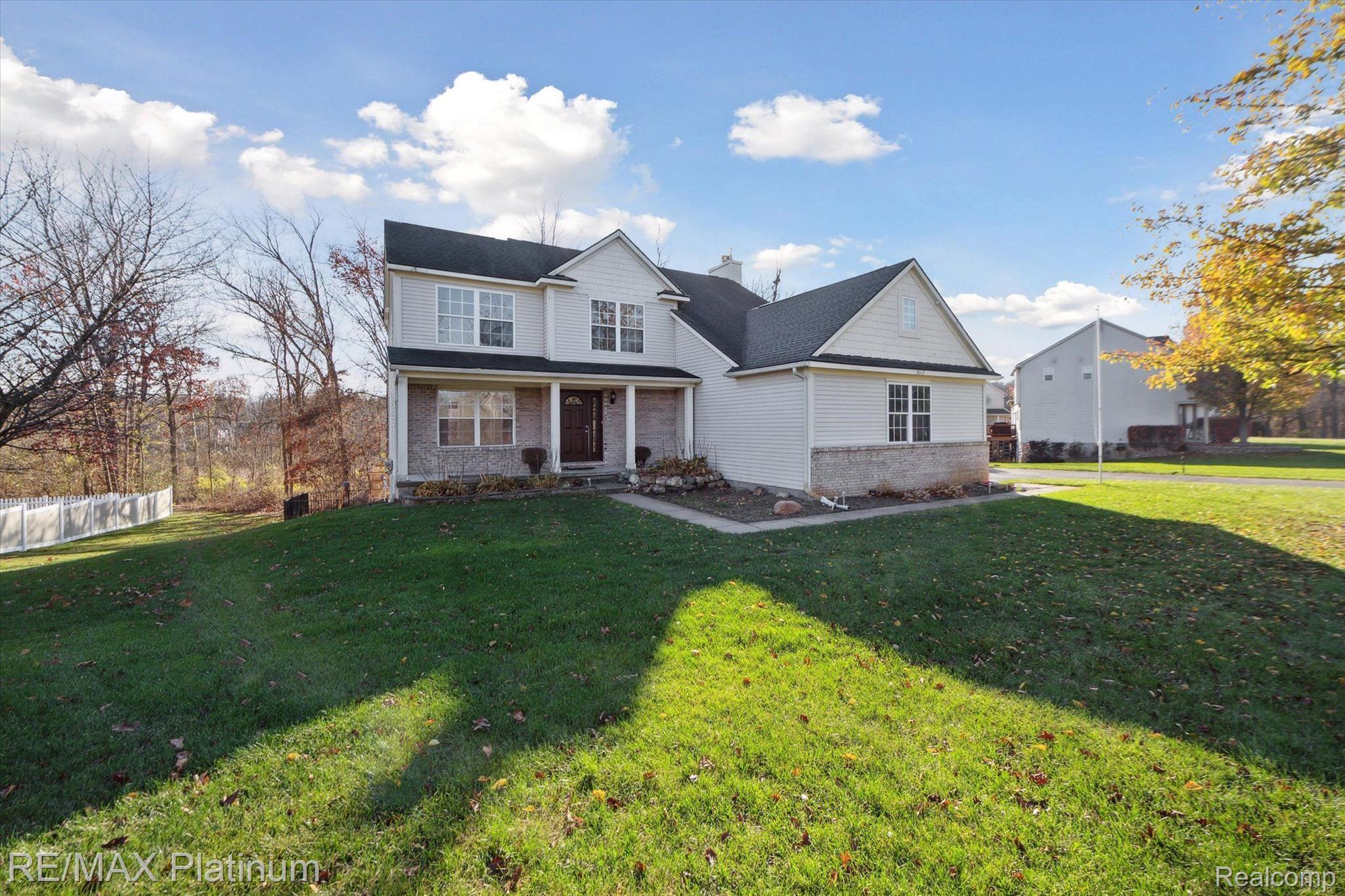 3017 HUNTERS Way