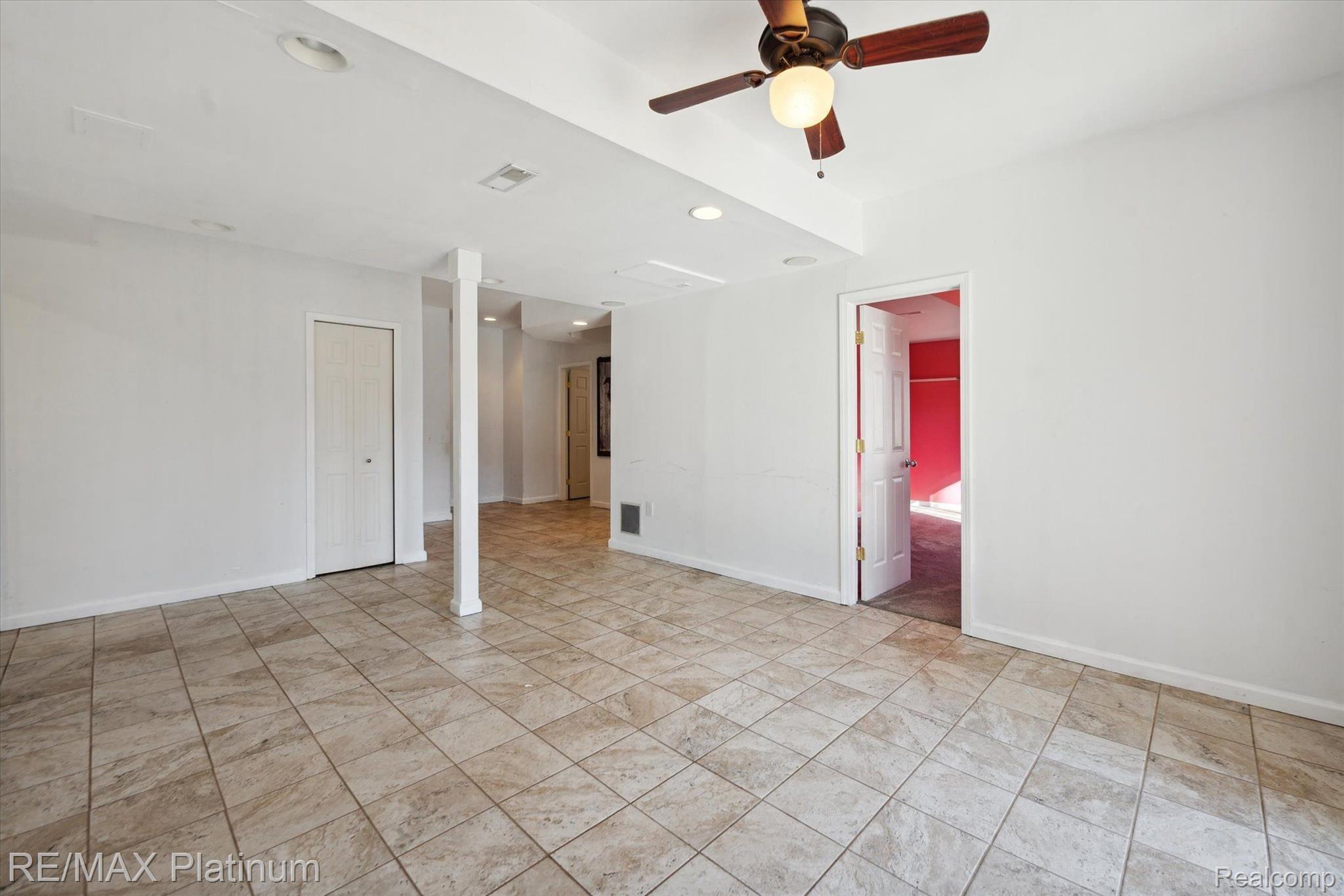 3017 HUNTERS Way